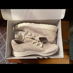 Adidas wing + horns WH ZX flux x off white color 10 nwt + box